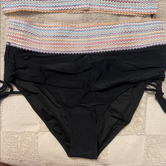 Blooming Jelly Women's Swimwear Set - Picture 5 of 9